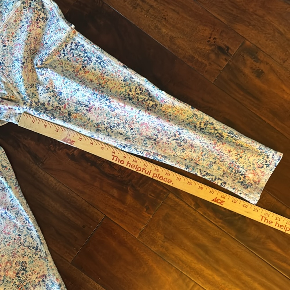 GapFit | Compression capris leggings blue tie dye - Picture 6 of 12